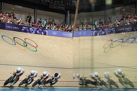 Team France during men's team pursuit event